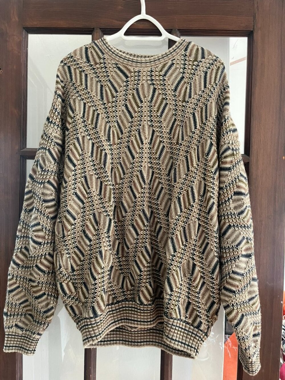 Men's knit sweater